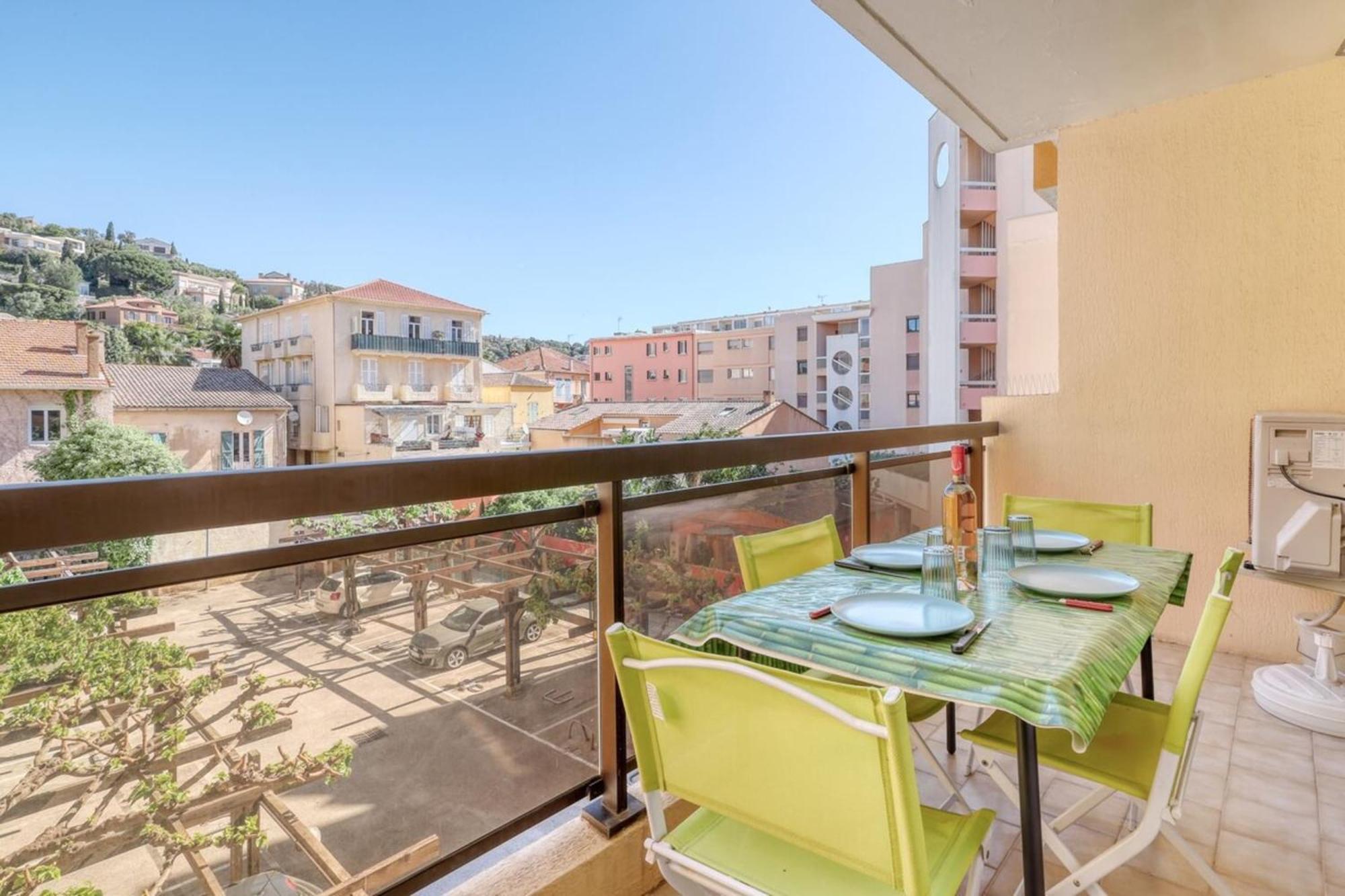 Lavandou - T2 In The City Center - 200 M From The Sea Ле-Лаванду Екстер'єр фото